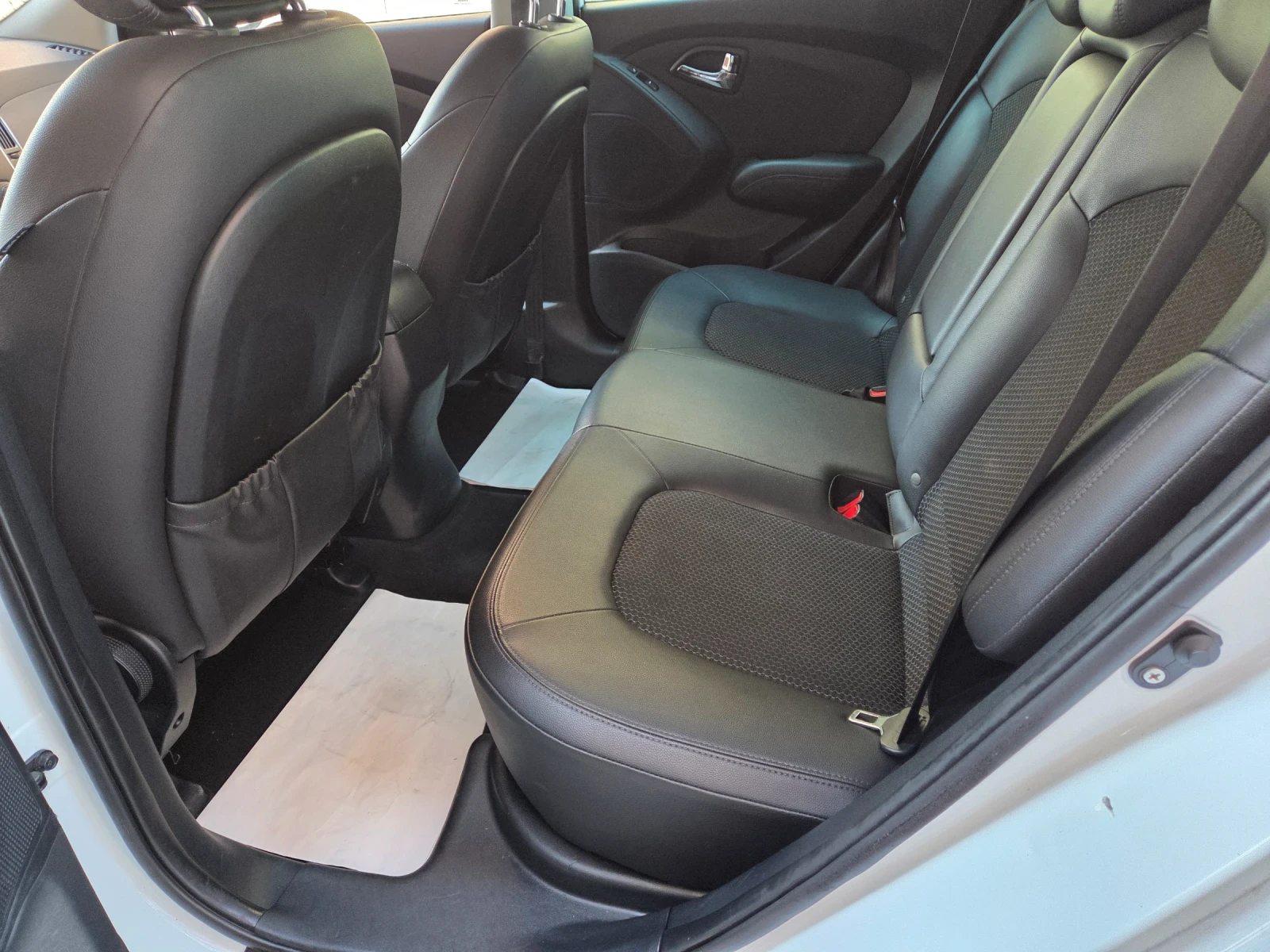 Hyundai IX35 2.0 4?4 газ топ, снимка 8 - Автомобили и джипове - 55538885