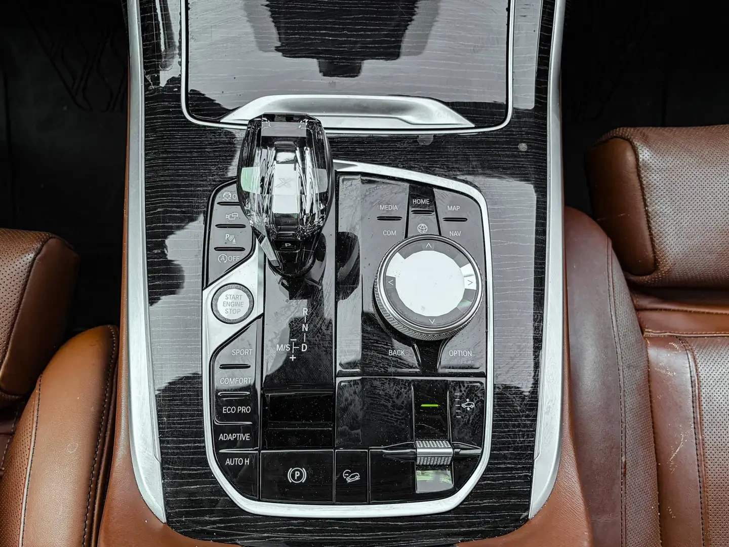 BMW X7 40i* M* SPORT* HARMON* KARDON* ДИСТРОНИК* 360КАМЕР, снимка 11 - Автомобили и джипове - 55979849