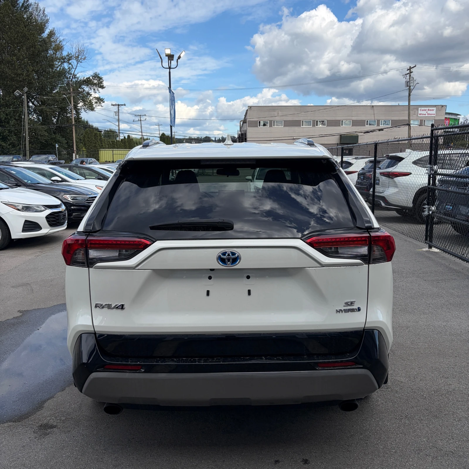 Toyota Rav4 * Hybrid SE * CARFAX * АВТОКРЕДИТ* , снимка 4 - Автомобили и джипове - 56138804