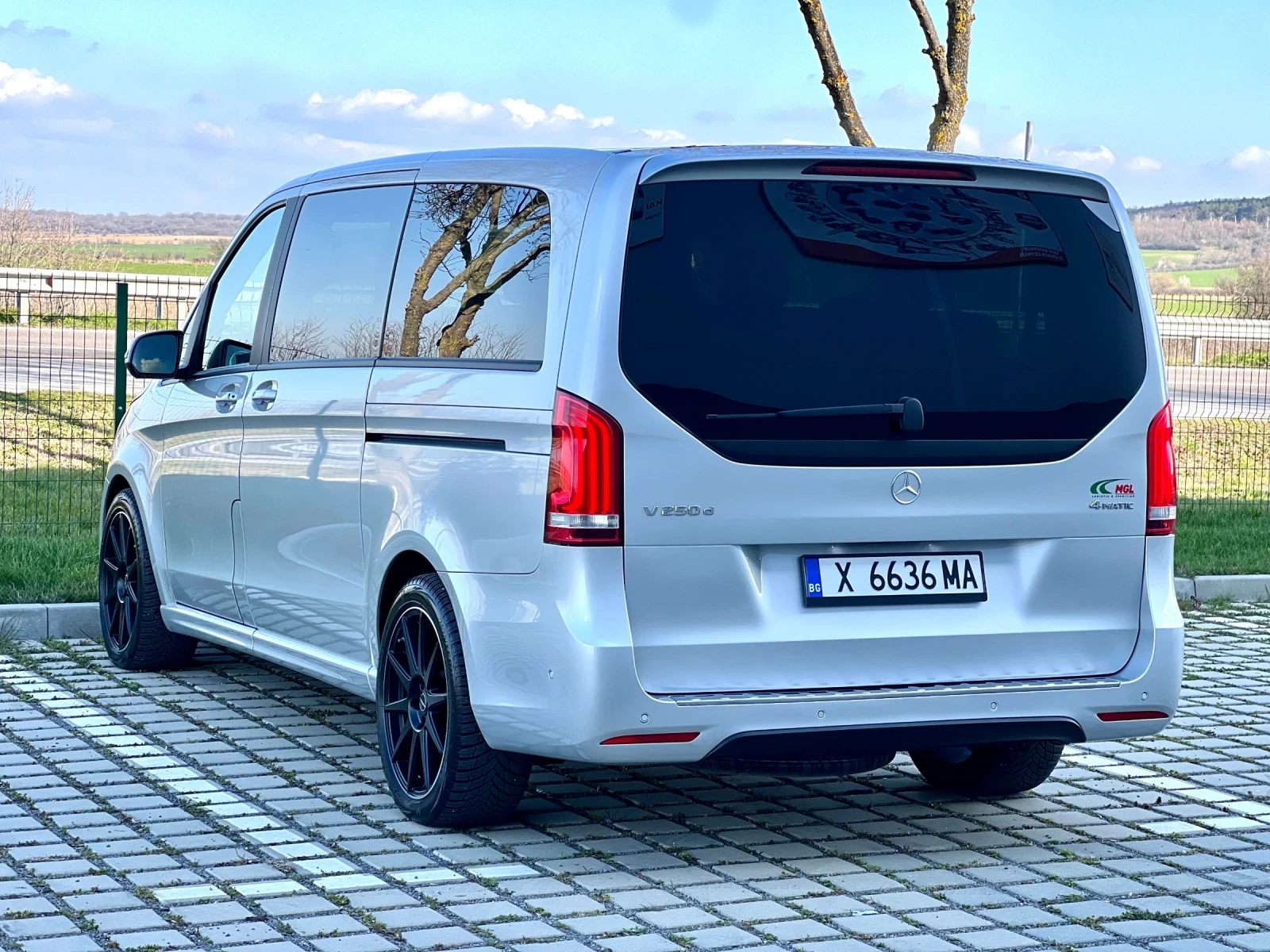 Mercedes-Benz V 250 AMG/4-Matic, снимка 4 - Бусове и автобуси - 53850469