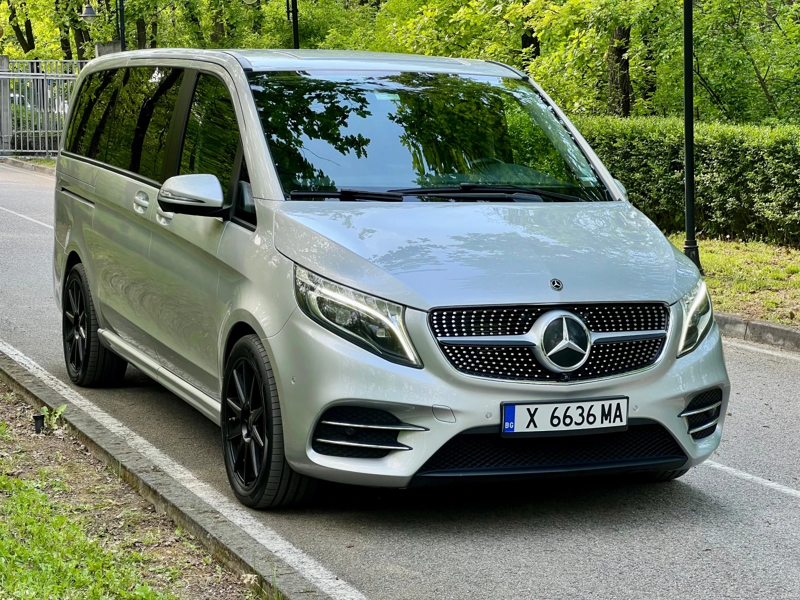 Mercedes-Benz V 250 AMG/4-Matic, снимка 3 - Бусове и автобуси - 54358029