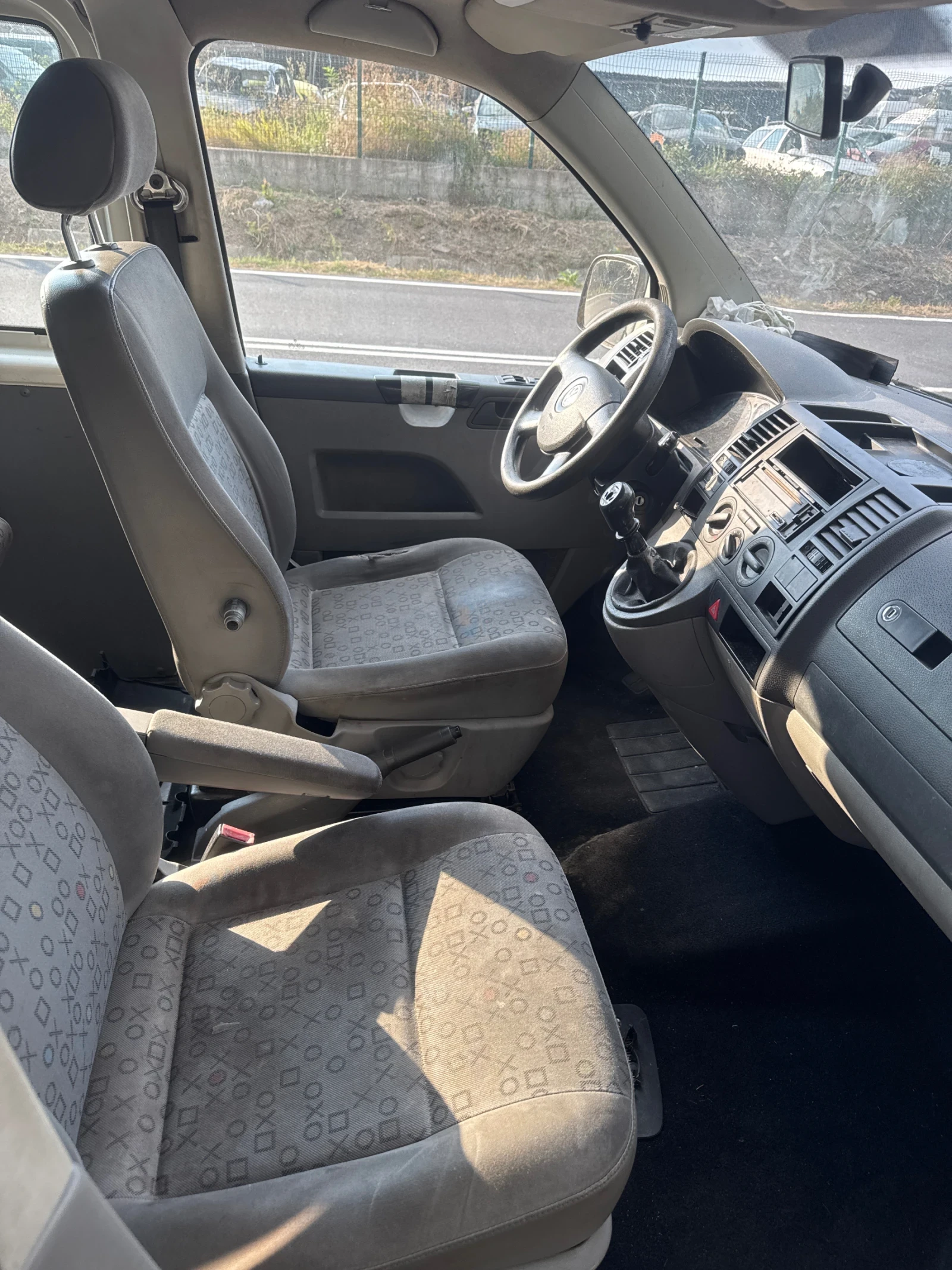 VW T5, снимка 5 - Бусове и автобуси - 55577717