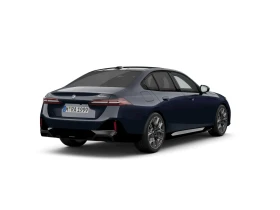 BMW 520 xDrive Sedan, снимка 3