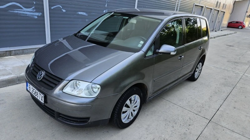 VW Touran 1.9 TDI, снимка 8 - Автомобили и джипове - 46621490