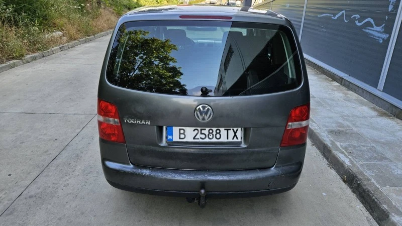 VW Touran 1.9 TDI, снимка 5 - Автомобили и джипове - 46621490