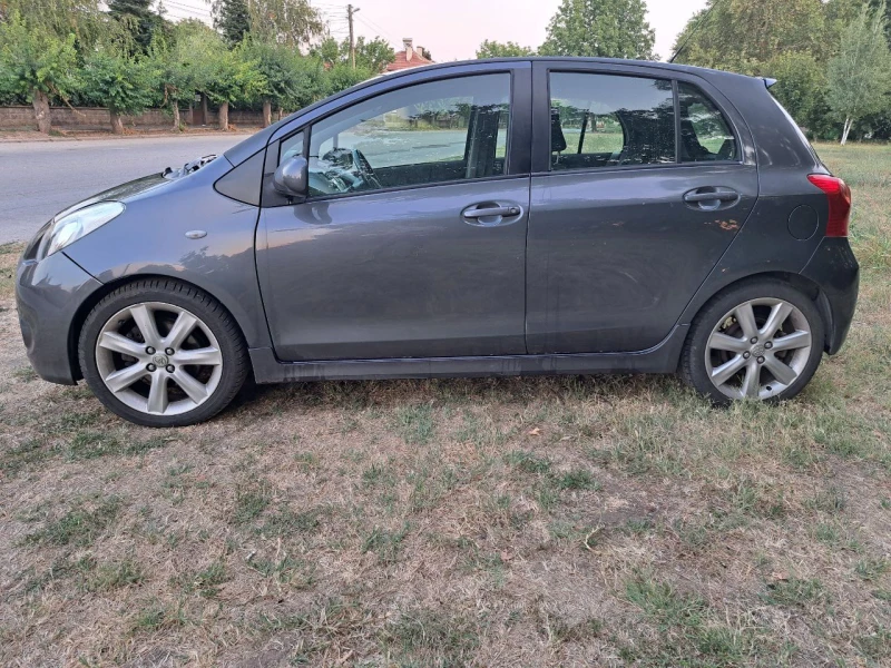 Toyota Yaris 1.8 TS, снимка 3 - Автомобили и джипове - 47351549