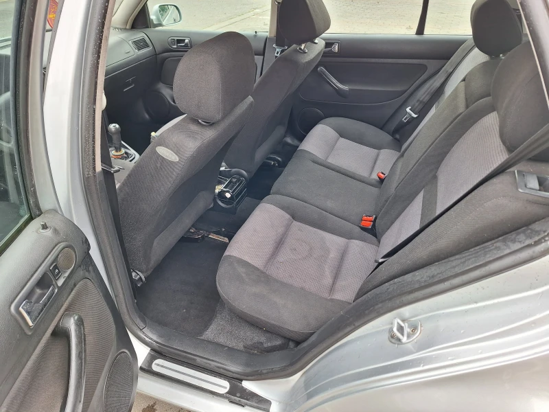 VW Golf 1.9 TDI, 6-скорости, 131к.с, снимка 15 - Автомобили и джипове - 47246994