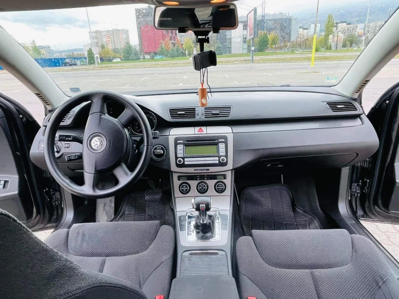 VW Passat 2.0 tdi, снимка 9 - Автомобили и джипове - 47858291