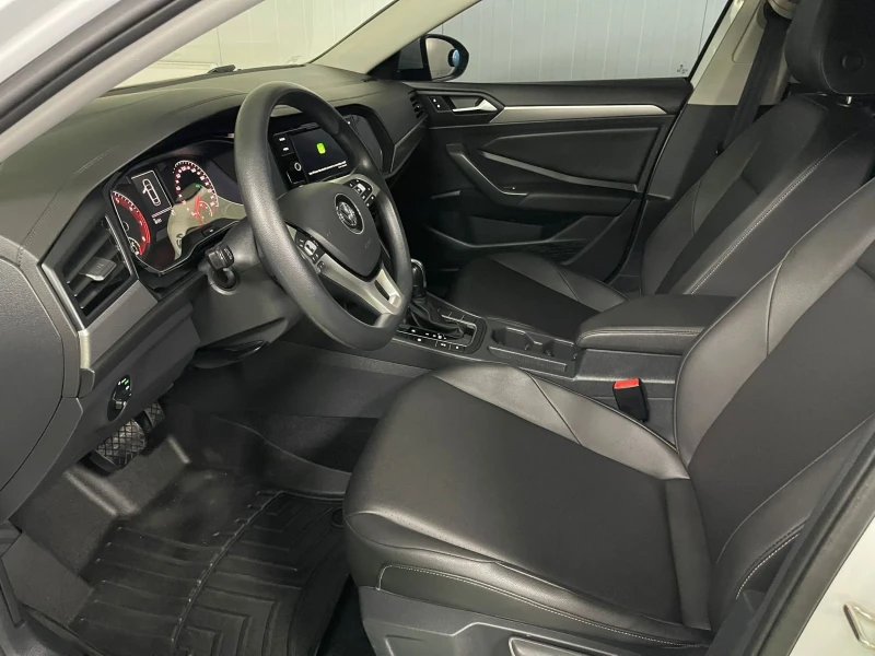 VW Jetta AUTOMAT-CarPlay-AndroidAuto-Кожа- ТОП Състояние!, снимка 9 - Автомобили и джипове - 51798882