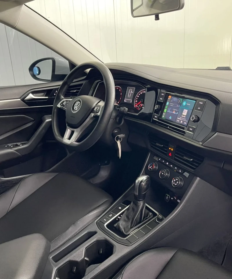 VW Jetta AUTOMAT-CarPlay-AndroidAuto-Кожа- ТОП Състояние!, снимка 15 - Автомобили и джипове - 51798882
