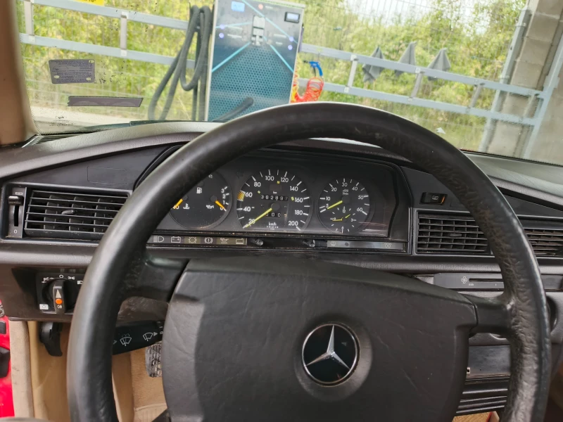 Mercedes-Benz 190, снимка 5 - Автомобили и джипове - 52396650