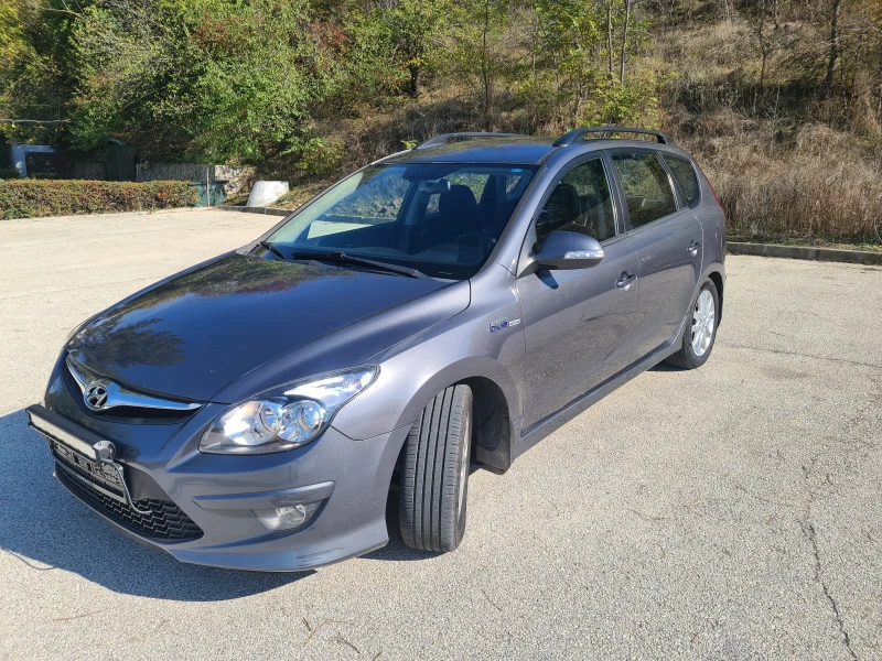 Hyundai I30 Combi 1.6 Crdi 116 k.c, снимка 2 - Автомобили и джипове - 52176348