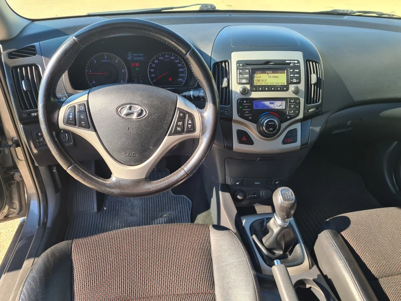 Hyundai I30 Combi 1.6 Crdi 116 k.c, снимка 16 - Автомобили и джипове - 52176348