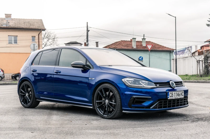 VW Golf R MK7.5 PERFORMANCE PACK AKRAPOVIC От Порше София, снимка 2 - Автомобили и джипове - 53116861