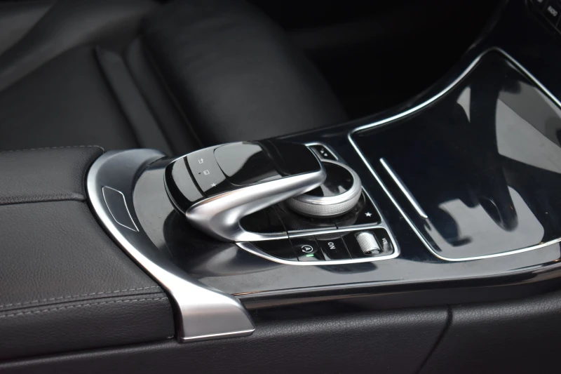 Mercedes-Benz C 220 SPORT-LINE* FULL-LED-FRONT-ASSIST* SWAROWSKI, снимка 13 - Автомобили и джипове - 53293940