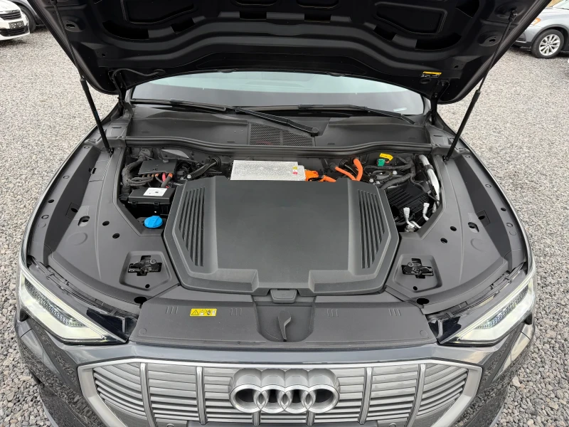 Audi E-Tron 55 Quattro, Sportback, 95kWh, В Гаранция, 12.2020г, снимка 15 - Автомобили и джипове - 53412192