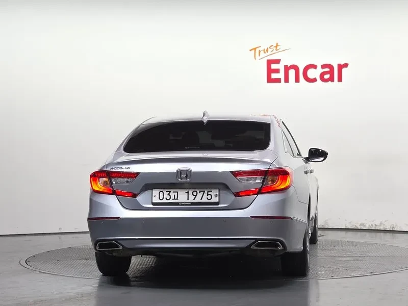 Honda Accord 1.5 Turbo, снимка 7 - Автомобили и джипове - 55841791