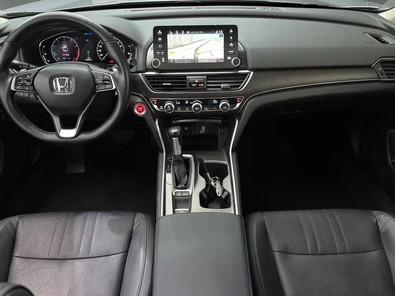 Honda Accord 1.5 Turbo, снимка 13 - Автомобили и джипове - 55841791