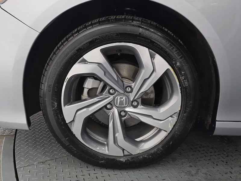 Honda Accord 1.5 Turbo, снимка 10 - Автомобили и джипове - 55841791