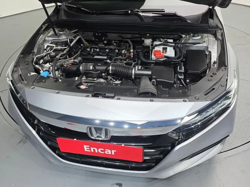 Honda Accord 1.5 Turbo, снимка 12 - Автомобили и джипове - 55841791