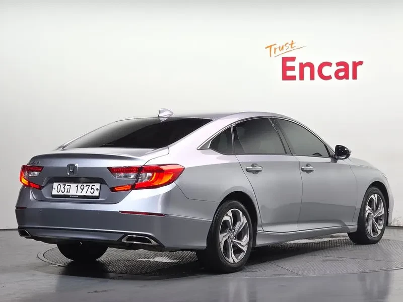 Honda Accord 1.5 Turbo, снимка 3 - Автомобили и джипове - 55841791
