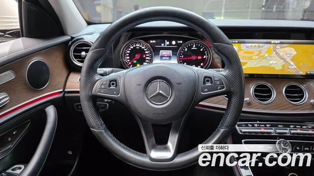 Mercedes-Benz E 220 | TOP SERVICE, снимка 13 - Автомобили и джипове - 56062862