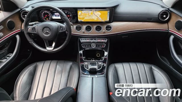 Mercedes-Benz E 220 | TOP SERVICE, снимка 7 - Автомобили и джипове - 56062862
