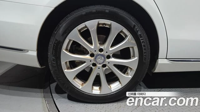 Mercedes-Benz E 220 | TOP SERVICE, снимка 5 - Автомобили и джипове - 56062862