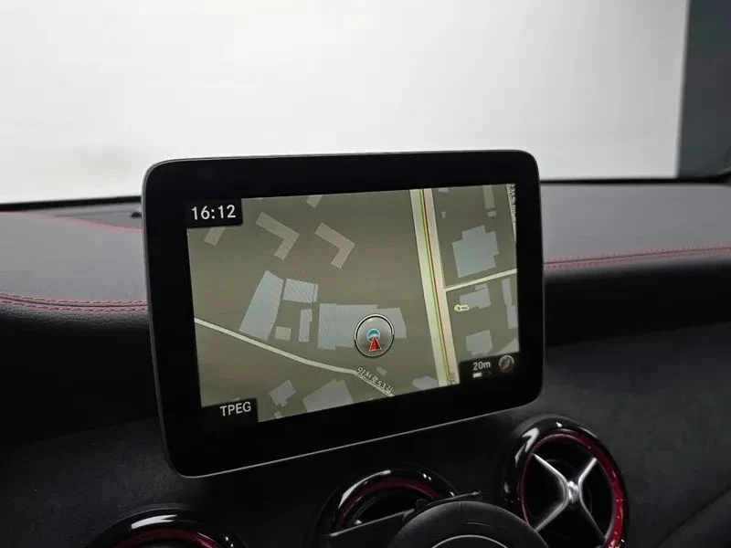Mercedes-Benz CLA 45 AMG, снимка 14 - Автомобили и джипове - 56690366