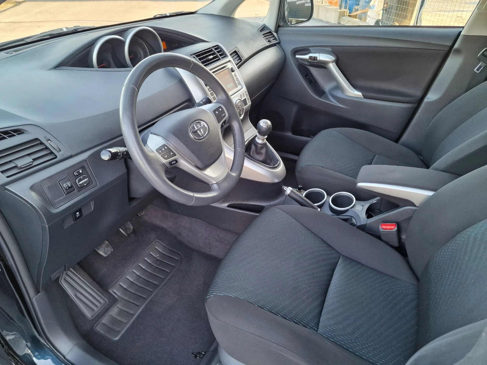 Toyota Verso 1.6i 132k.s. 6 speed NAVI - изображение 7