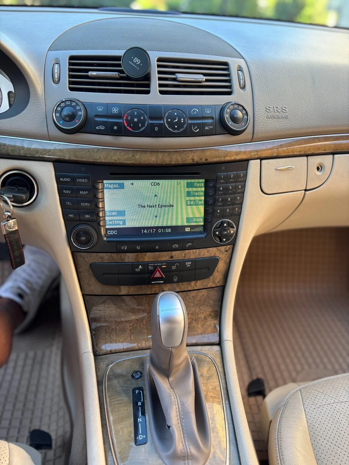 Mercedes-Benz E 320  - изображение 9