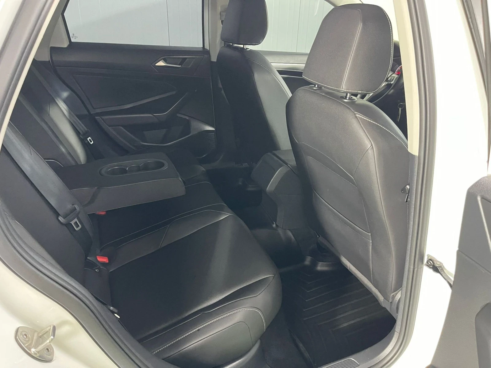 VW Jetta AUTOMAT-CarPlay-AndroidAuto--  ! | Mobile.bg   11