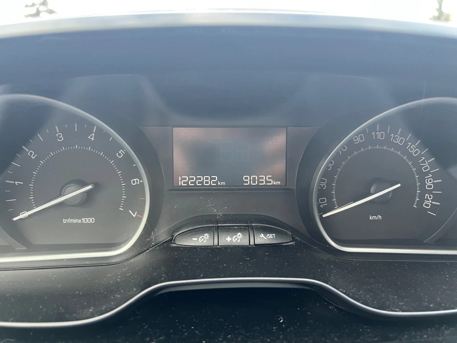 Peugeot 208  - изображение 3