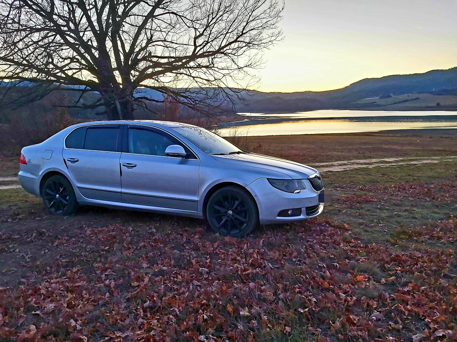 Skoda Superb 2.0TDI 125KW DSG , снимка 8 - Автомобили и джипове - 54001622