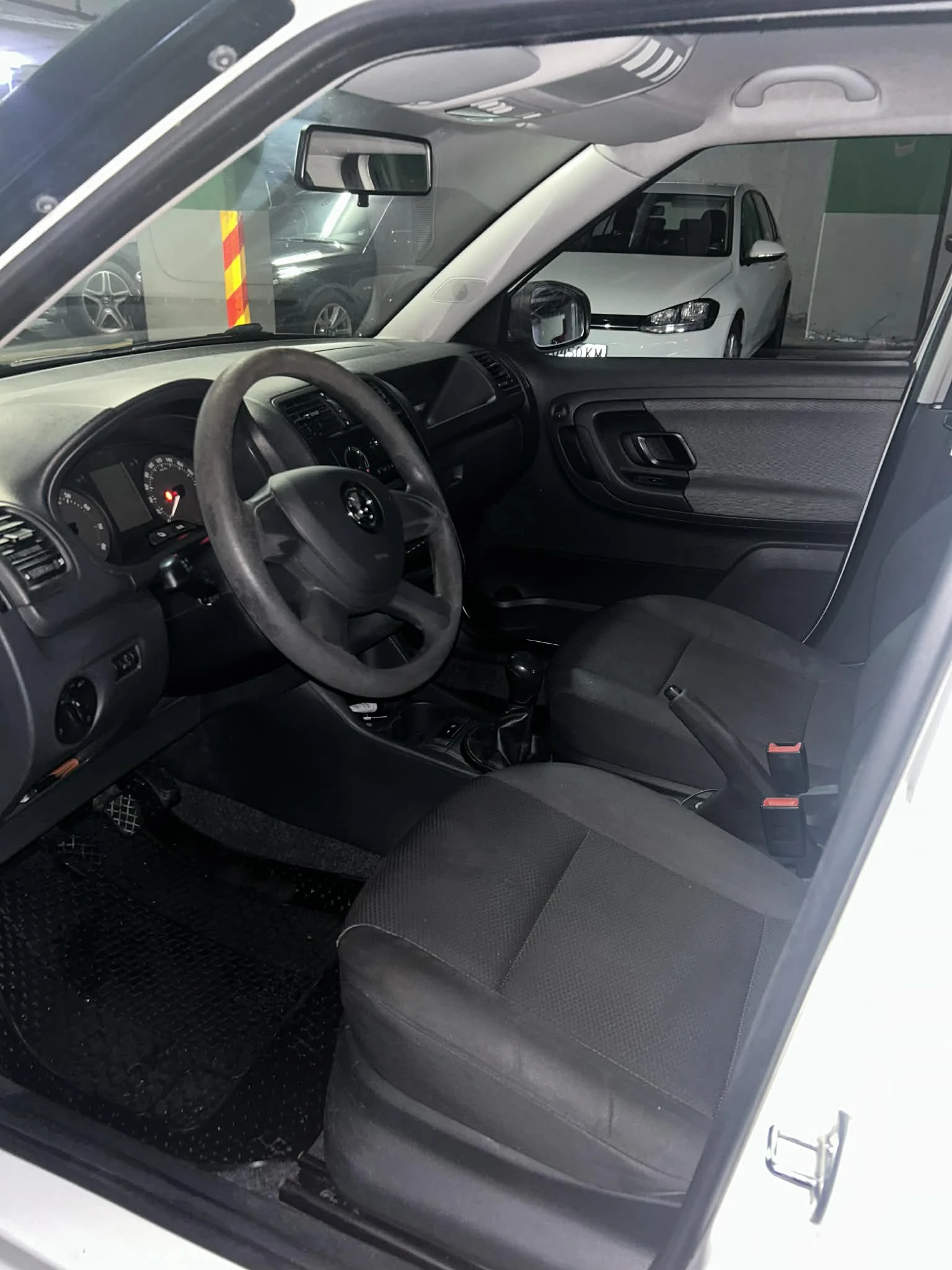 Skoda Fabia, снимка 6 - Автомобили и джипове - 54033177