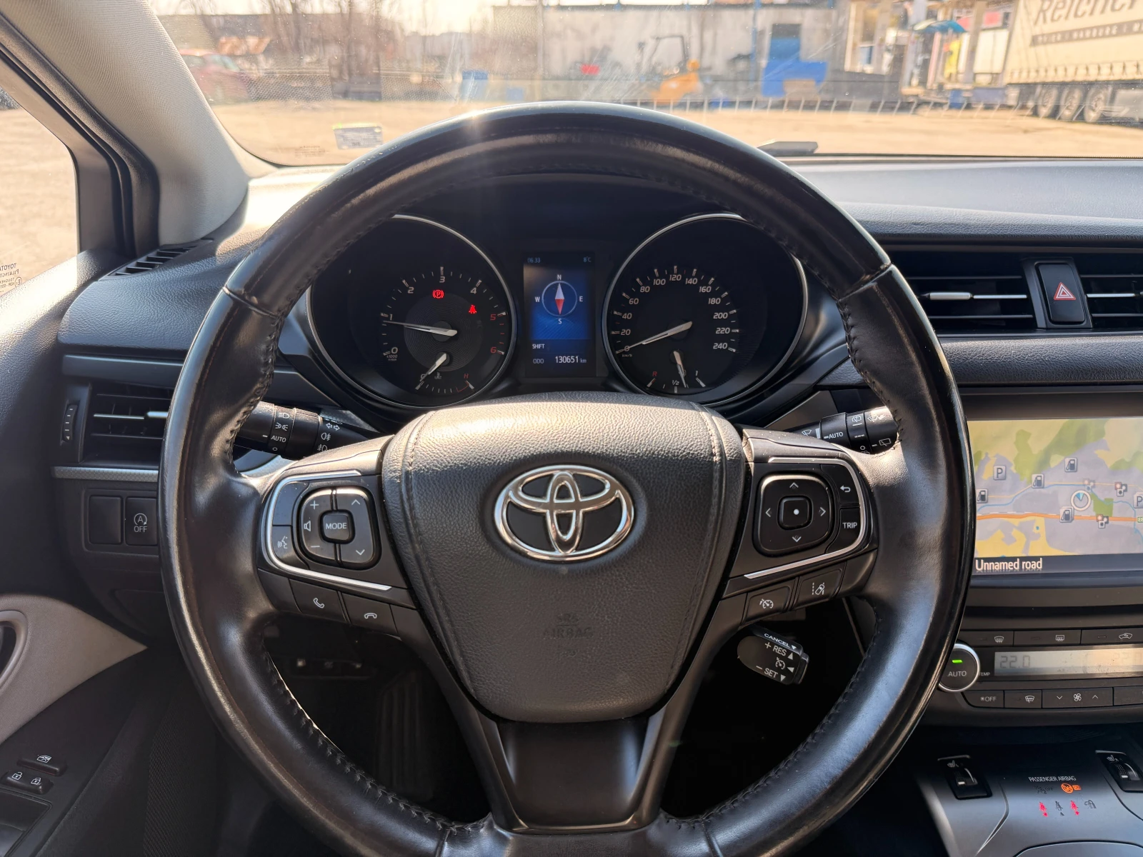 Toyota Avensis 1.6D4D EDITION S, снимка 12 - Автомобили и джипове - 54240539