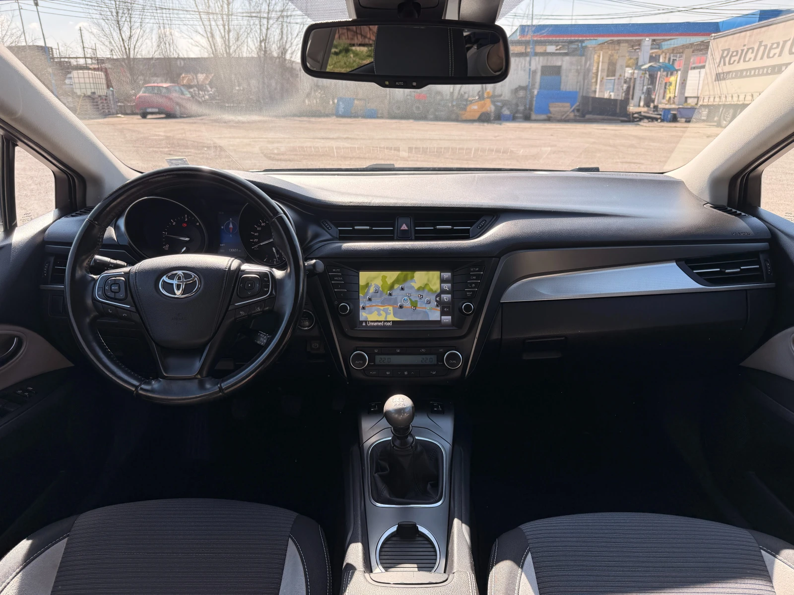 Toyota Avensis 1.6D4D EDITION S, снимка 11 - Автомобили и джипове - 54240539