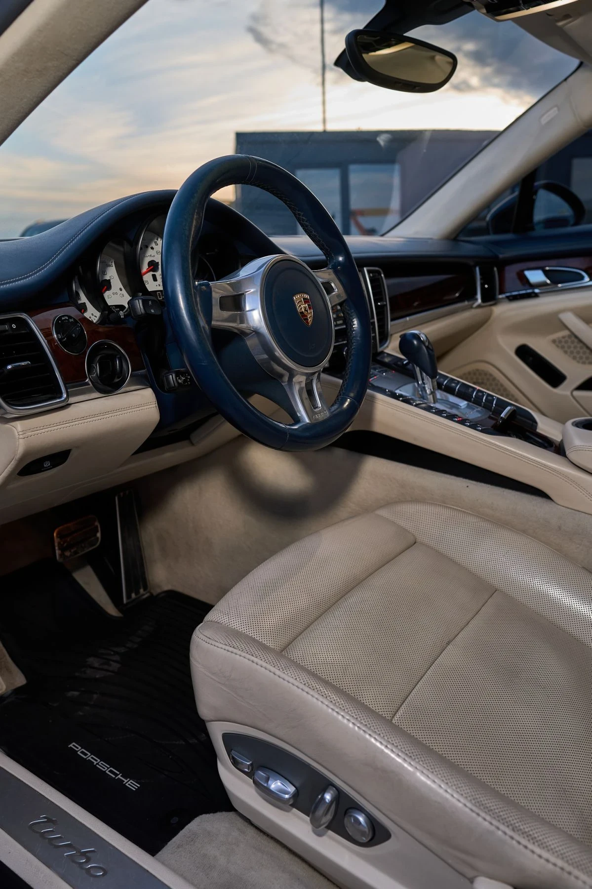 Porsche Panamera GTS Turbo * 4x4* INDIVIDUAL , снимка 8 - Автомобили и джипове - 54637457