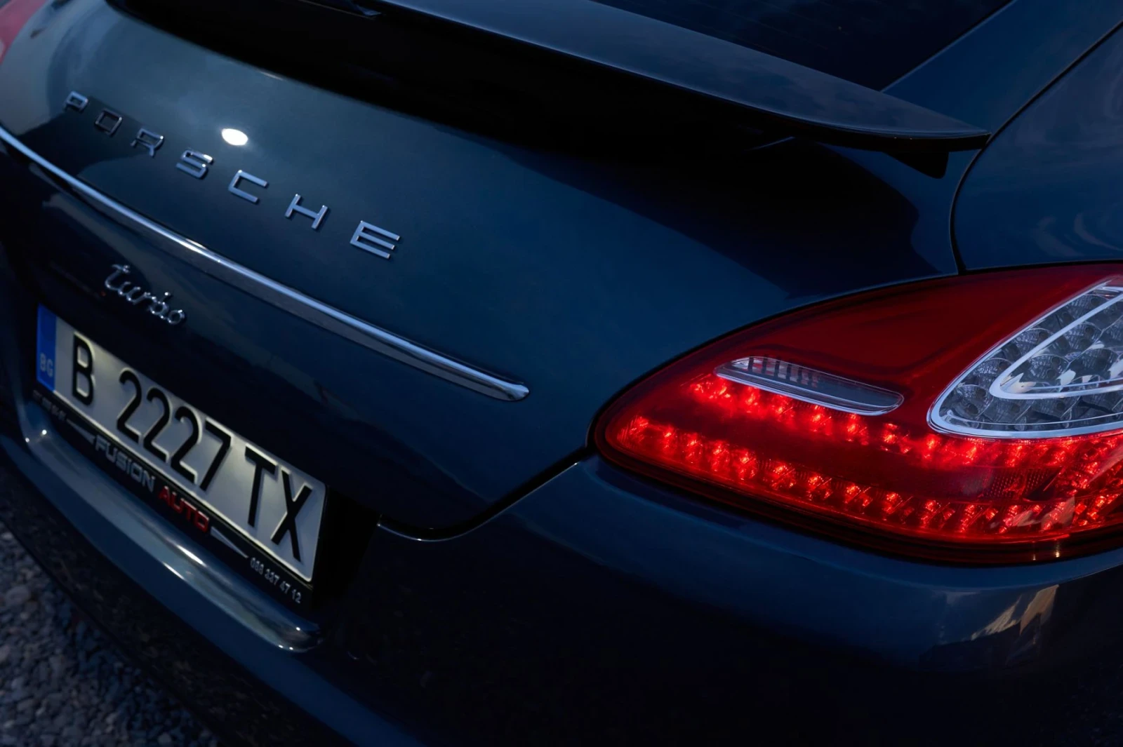 Porsche Panamera GTS Turbo * 4x4* INDIVIDUAL , снимка 7 - Автомобили и джипове - 54637457