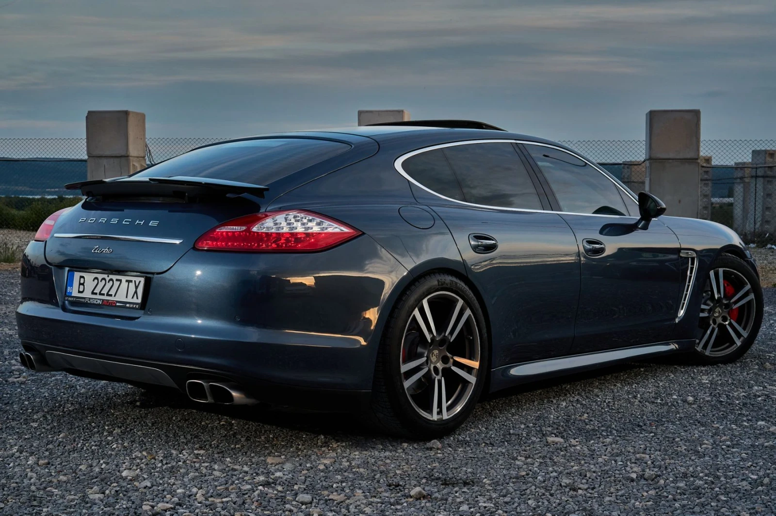 Porsche Panamera GTS Turbo * 4x4* INDIVIDUAL , снимка 6 - Автомобили и джипове - 54637457