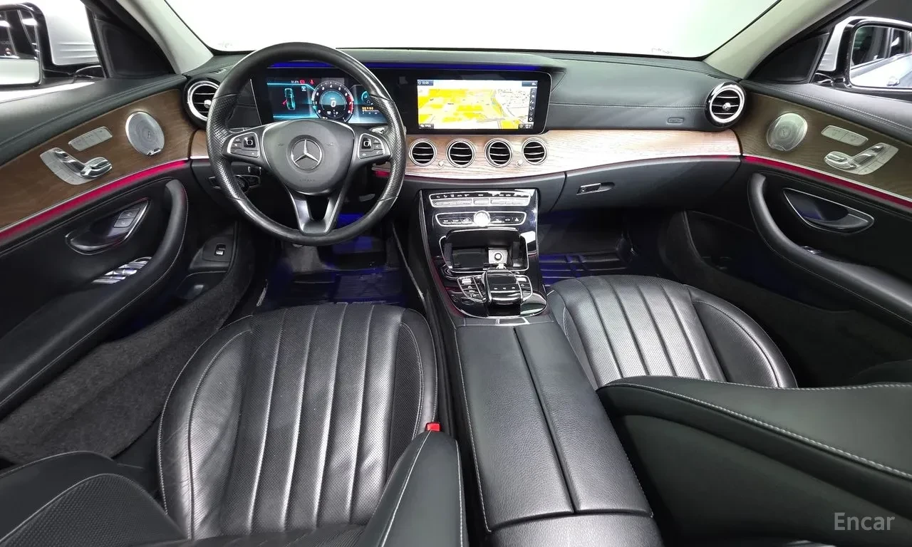 Mercedes-Benz E 300 B&О* Шибидах* 360* HUD* multibeam led* Обдухване* , снимка 7 - Автомобили и джипове - 55211435