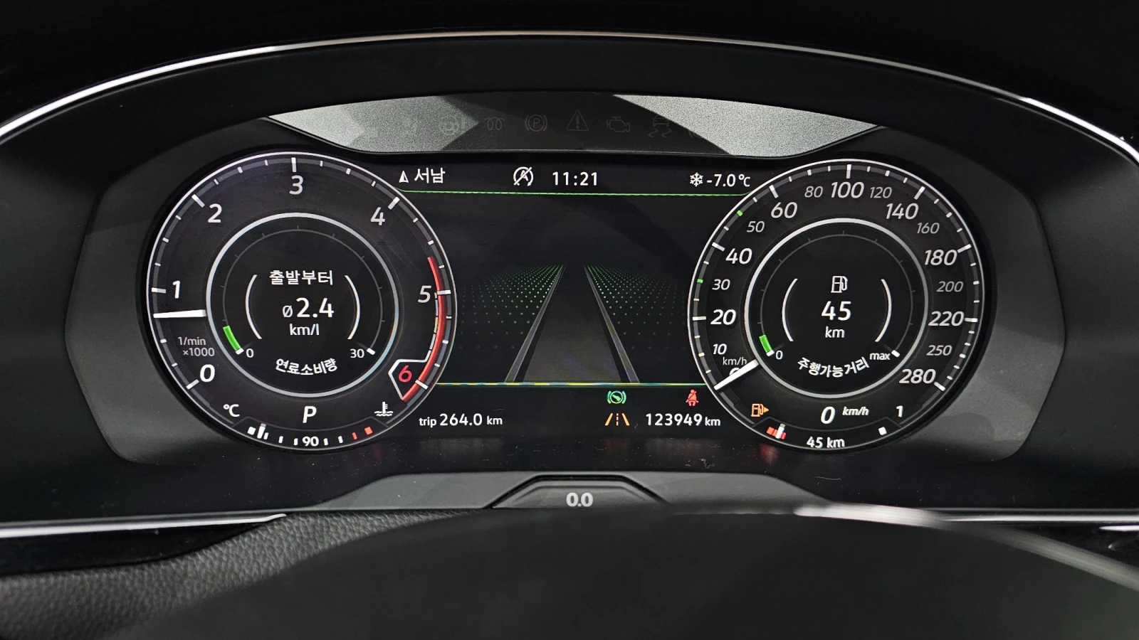 VW Arteon PRESTIGE* HUD* МАСАЖ* ОБДУХ* 360* DIS* КРАЙНА ЦЕНА, снимка 8 - Автомобили и джипове - 55301265