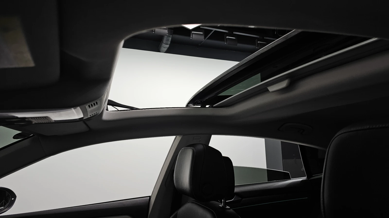 VW Arteon PRESTIGE* HUD* МАСАЖ* ОБДУХ* 360* DIS* КРАЙНА ЦЕНА, снимка 14 - Автомобили и джипове - 55301265