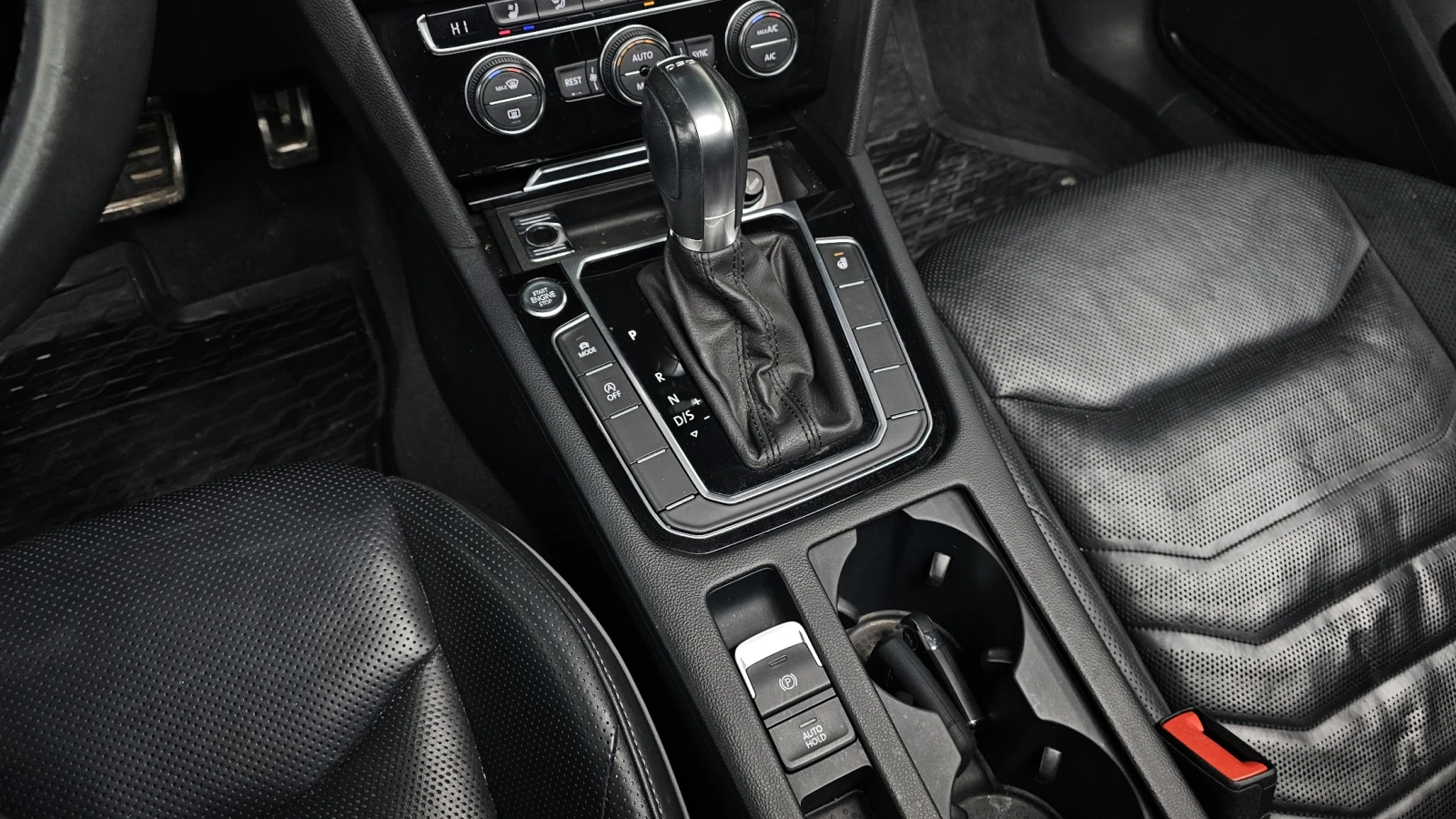 VW Arteon PRESTIGE* HUD* МАСАЖ* ОБДУХ* 360* DIS* КРАЙНА ЦЕНА, снимка 13 - Автомобили и джипове - 55301265