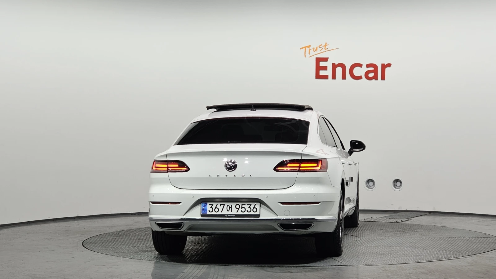 VW Arteon PRESTIGE* HUD* МАСАЖ* ОБДУХ* 360* DIS* КРАЙНА ЦЕНА, снимка 4 - Автомобили и джипове - 55301265