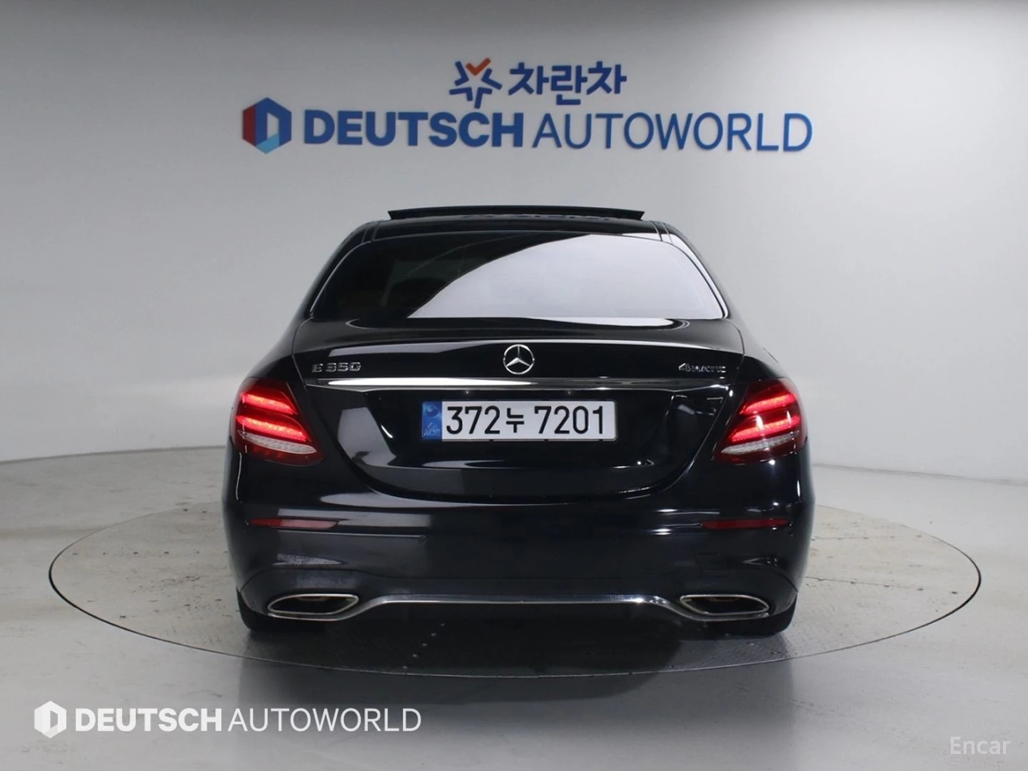 Mercedes-Benz E 350 4MATIC AMG* HUD* 360* КОЖА* НАВИ* ПАНО, снимка 4 - Автомобили и джипове - 55607116