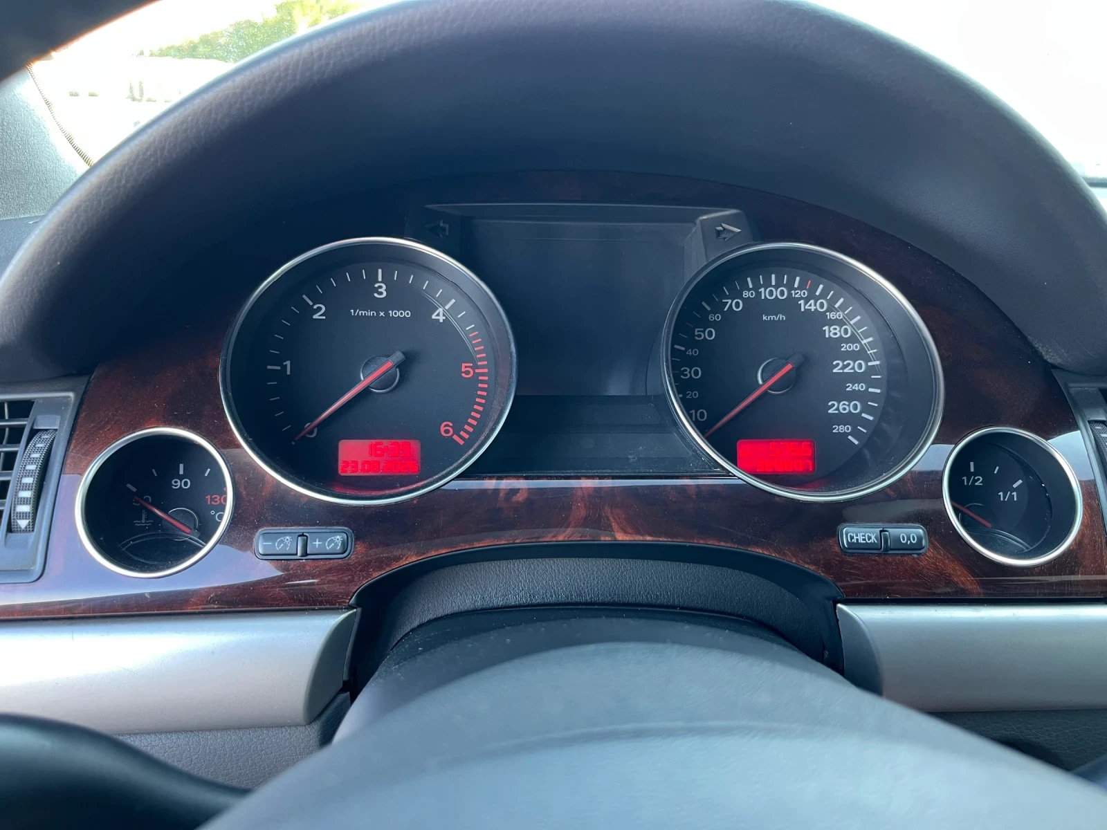 Audi A8 3.0TDI QUATTRO ВСИЧКИ ЕКСТРИ, снимка 14 - Автомобили и джипове - 55781423