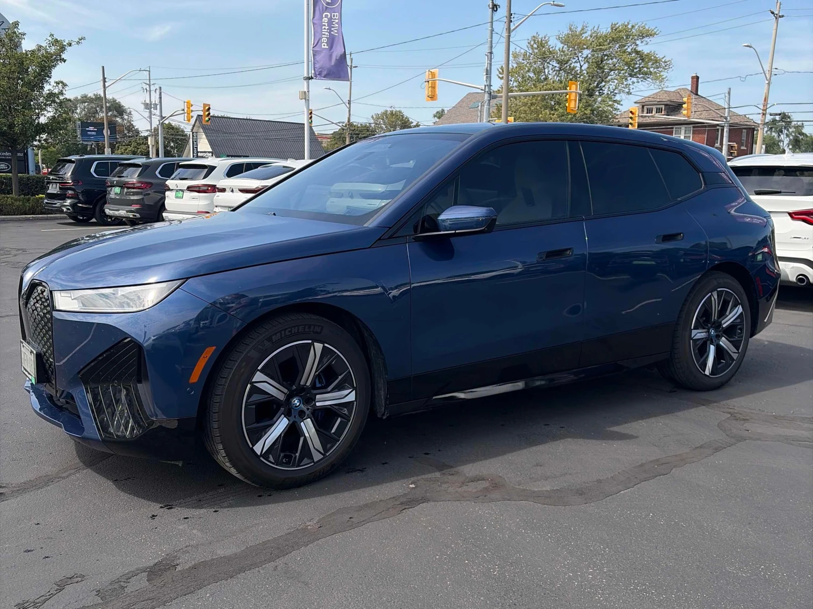 BMW iX xDrive50/CARFAX/ЕДИН СОБСТВЕНИК/БЕЗ ИНЦИДЕНТИ/, снимка 2 - Автомобили и джипове - 55906159