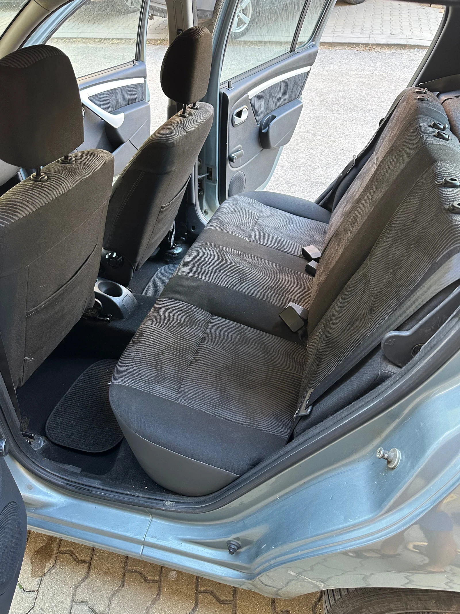 Dacia Sandero 1.4, газ, клима, Laureate закупен от Бг, снимка 12 - Автомобили и джипове - 56004696