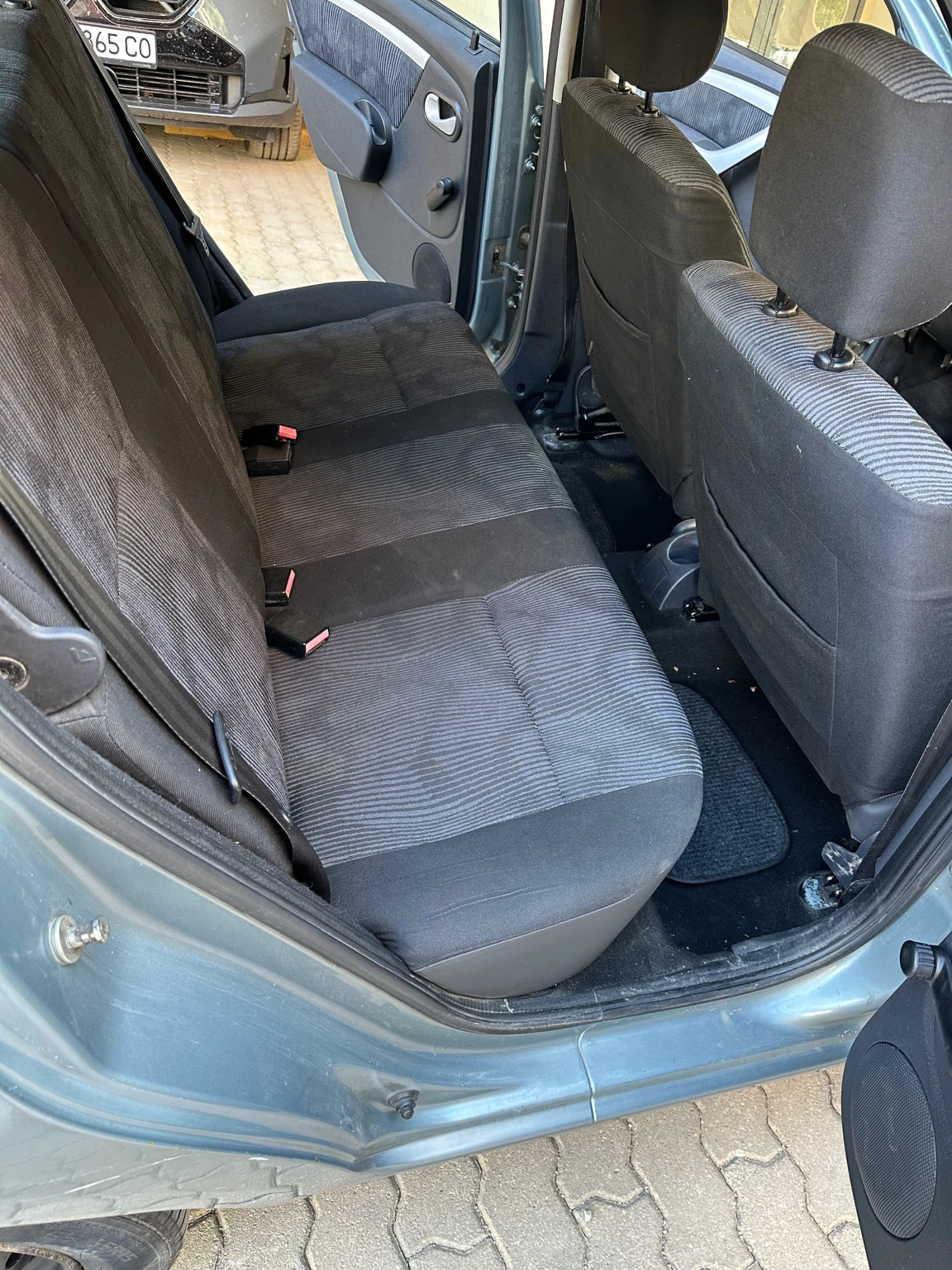 Dacia Sandero 1.4, газ, клима, Laureate закупен от Бг, снимка 13 - Автомобили и джипове - 56004696